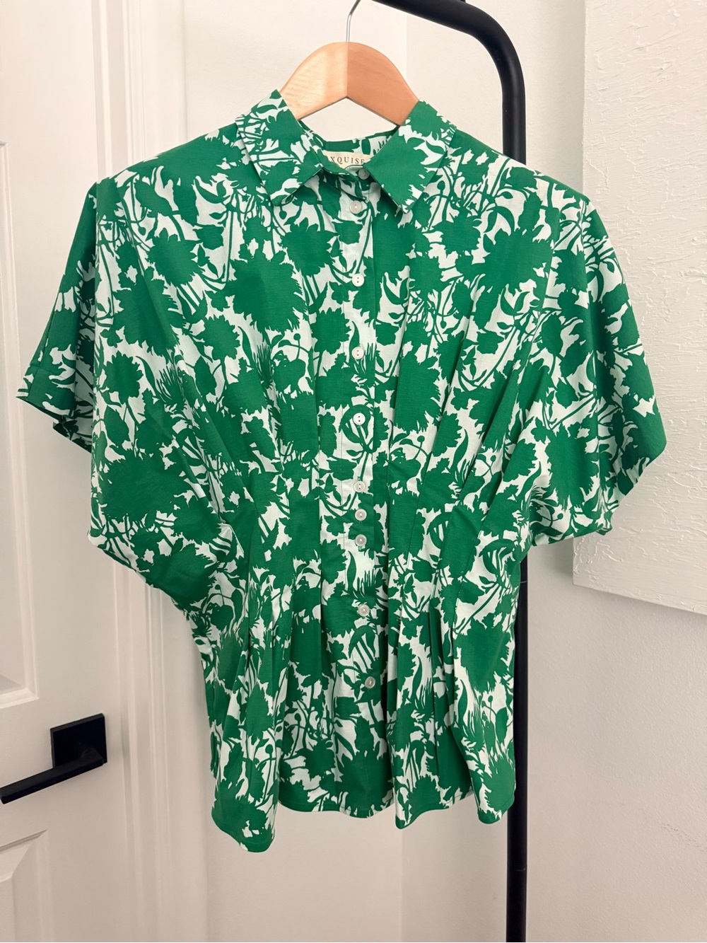 Green Floral Button-Front Blouse Tailored Waist